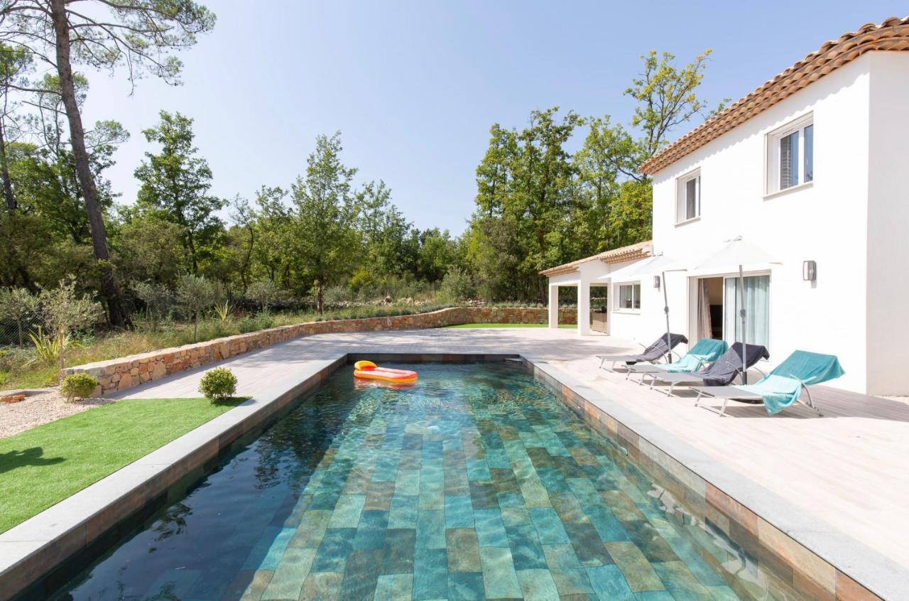 Villa LA GRANDE BASTIDE avec piscine, climatisation et salle de sport Seillans Esterno foto