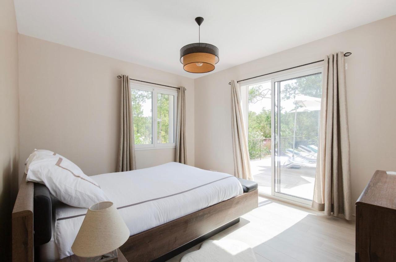 Villa LA GRANDE BASTIDE avec piscine, climatisation et salle de sport Seillans Esterno foto