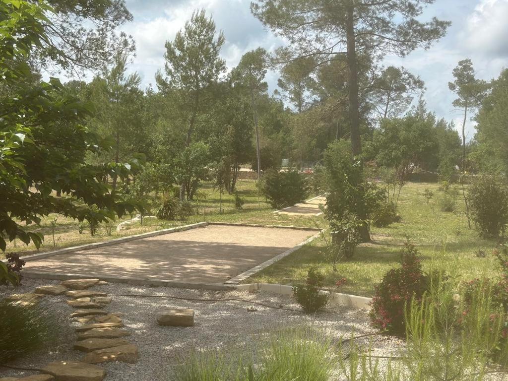 Villa LA GRANDE BASTIDE avec piscine, climatisation et salle de sport Seillans Esterno foto