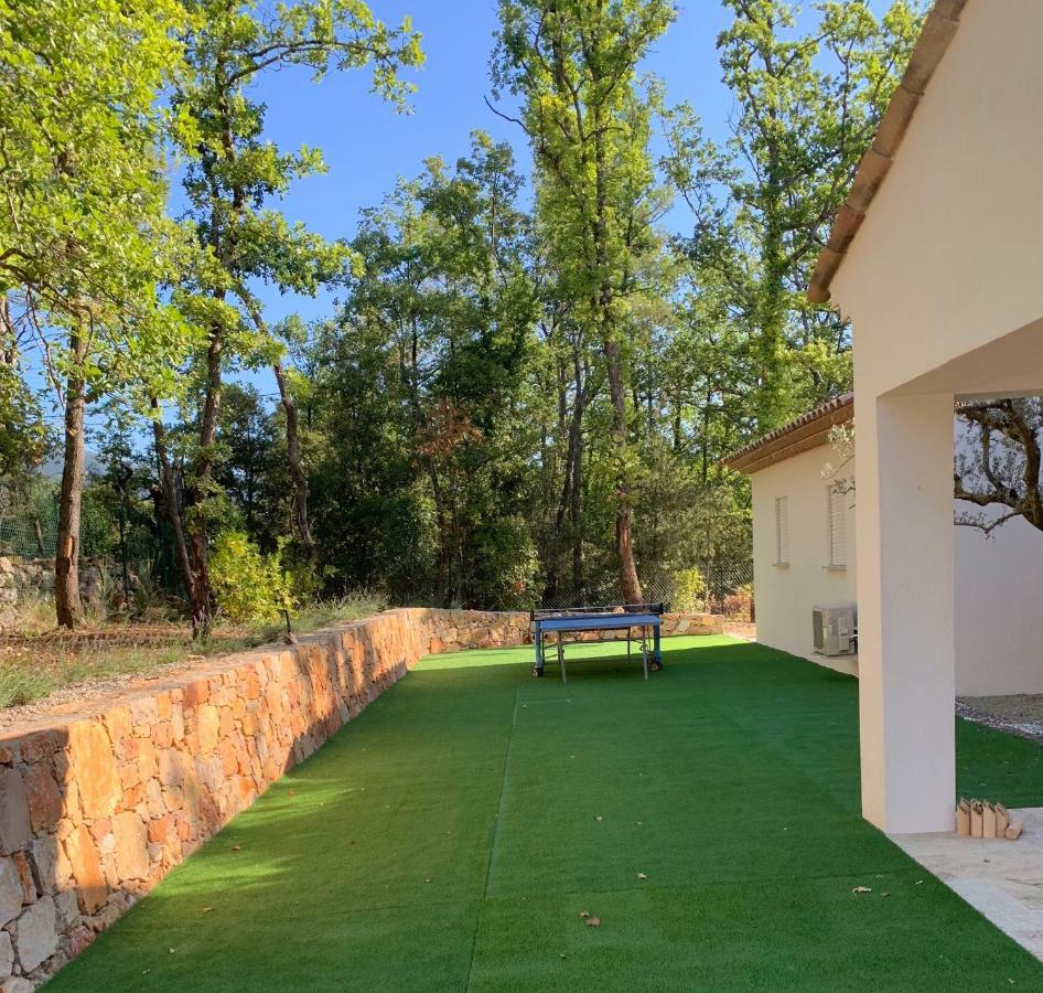 Villa LA GRANDE BASTIDE avec piscine, climatisation et salle de sport Seillans Esterno foto