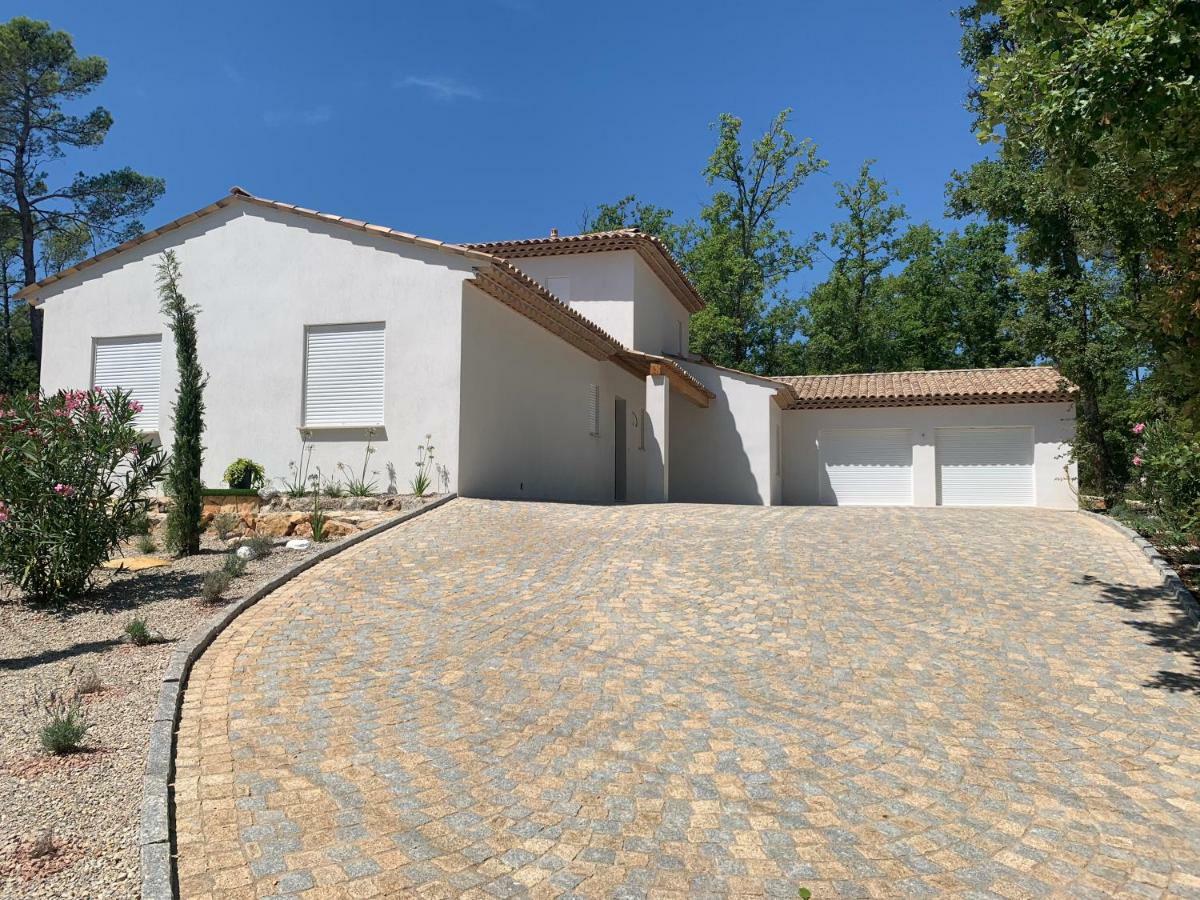 Villa LA GRANDE BASTIDE avec piscine, climatisation et salle de sport Seillans Esterno foto